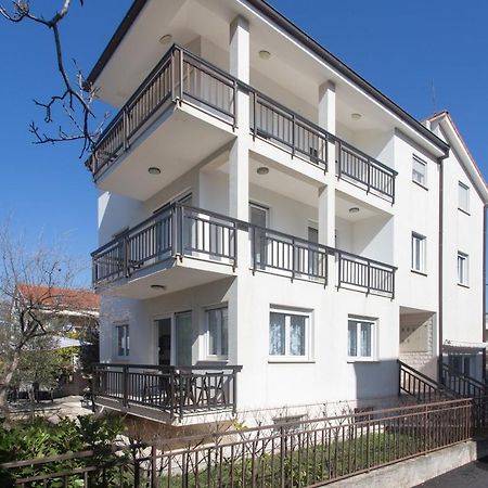 Apartments Villa Japeri Каштела Экстерьер фото