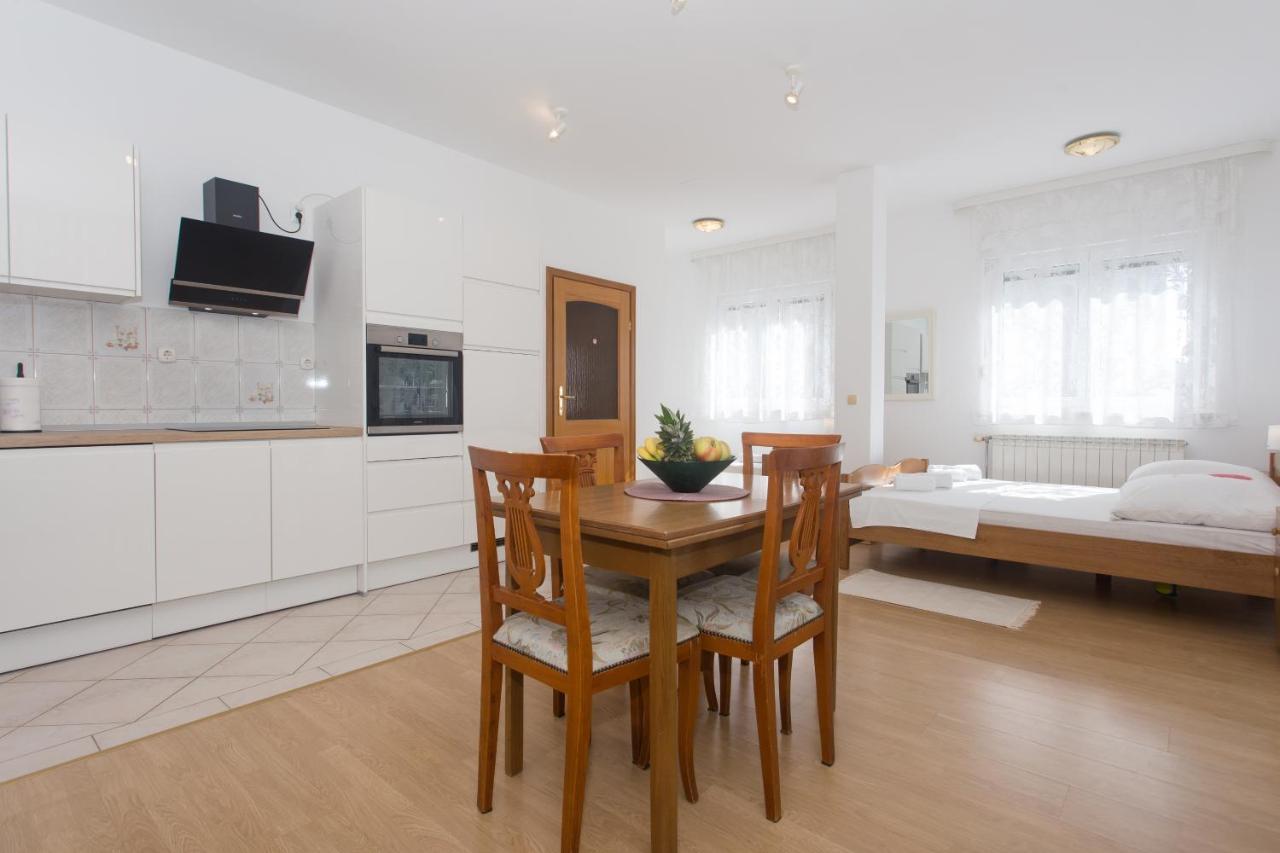 Apartments Villa Japeri Каштела Номер фото