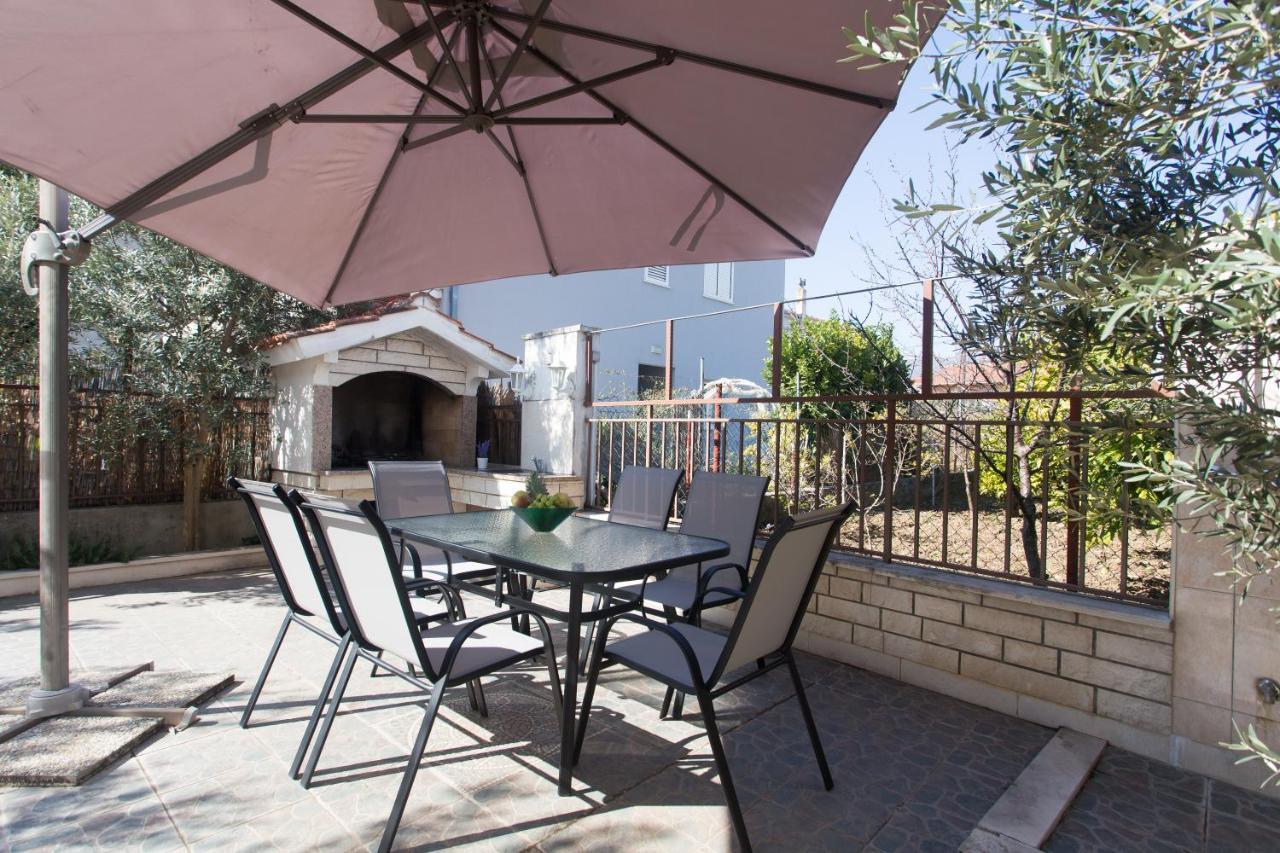 Apartments Villa Japeri Каштела Экстерьер фото
