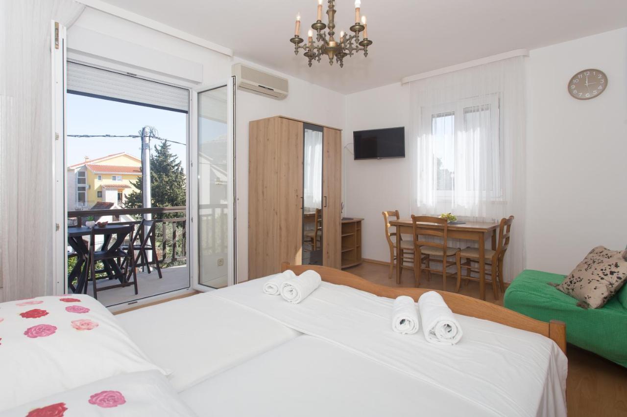 Apartments Villa Japeri Каштела Номер фото