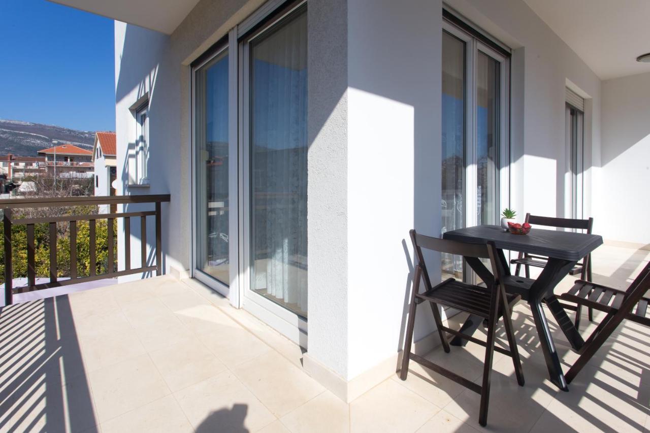 Apartments Villa Japeri Каштела Экстерьер фото