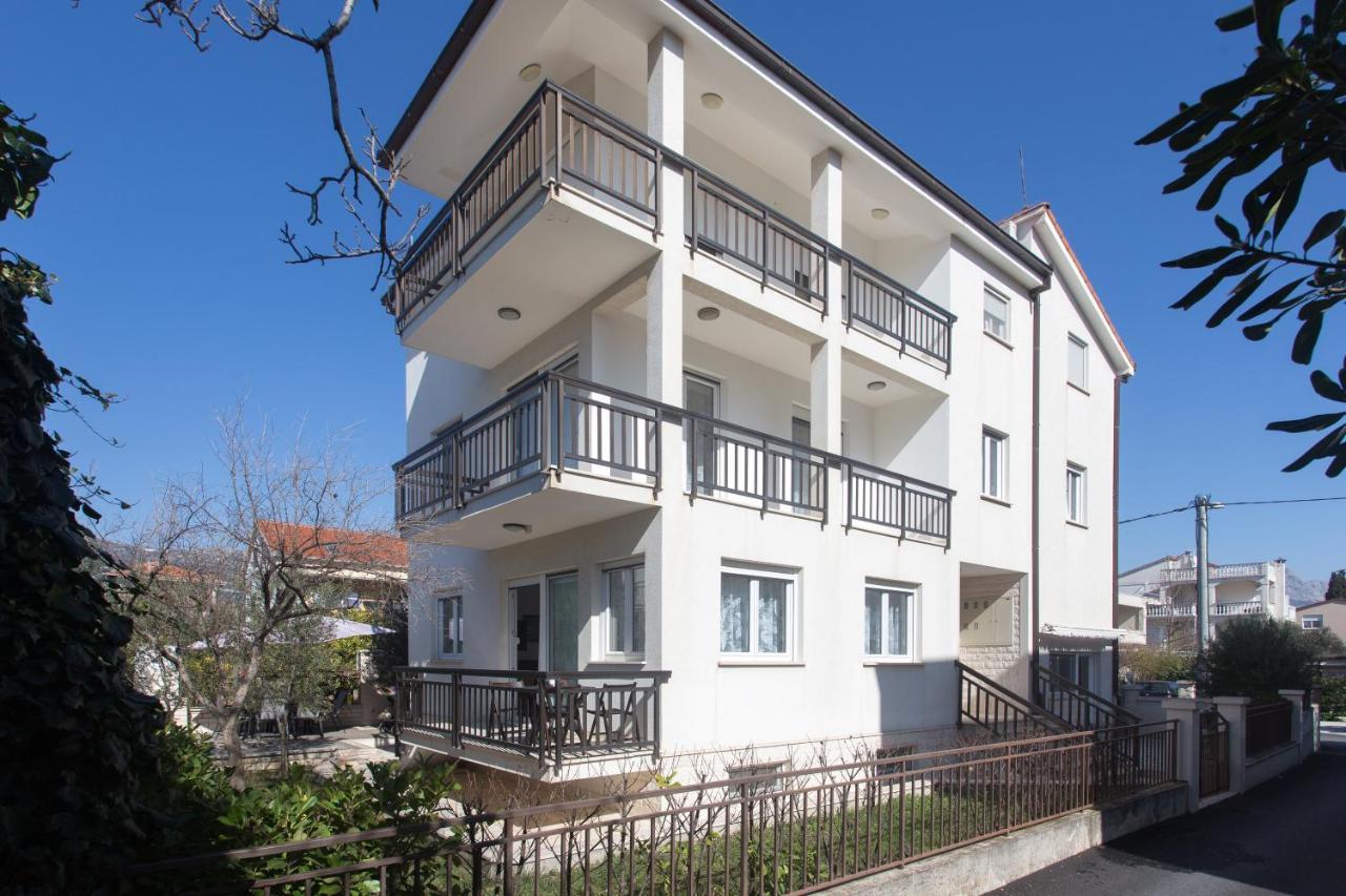 Apartments Villa Japeri Каштела Экстерьер фото