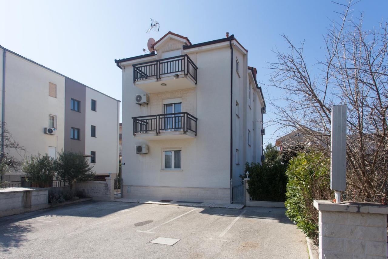 Apartments Villa Japeri Каштела Экстерьер фото